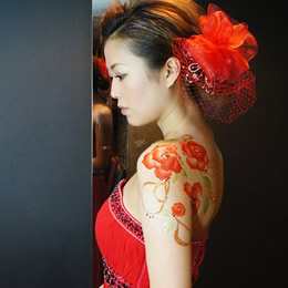 札幌ジャスマックプラザのネイルサロン・ボディアート｜MOALA NAIL SALON のボディアート赤ドレス